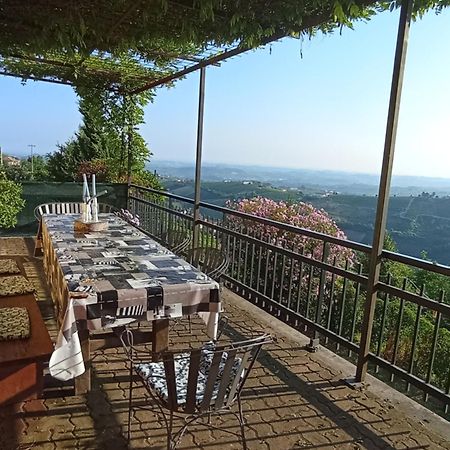 Casa Vacanza Il Colle Del Vento Calosso 外观 照片
