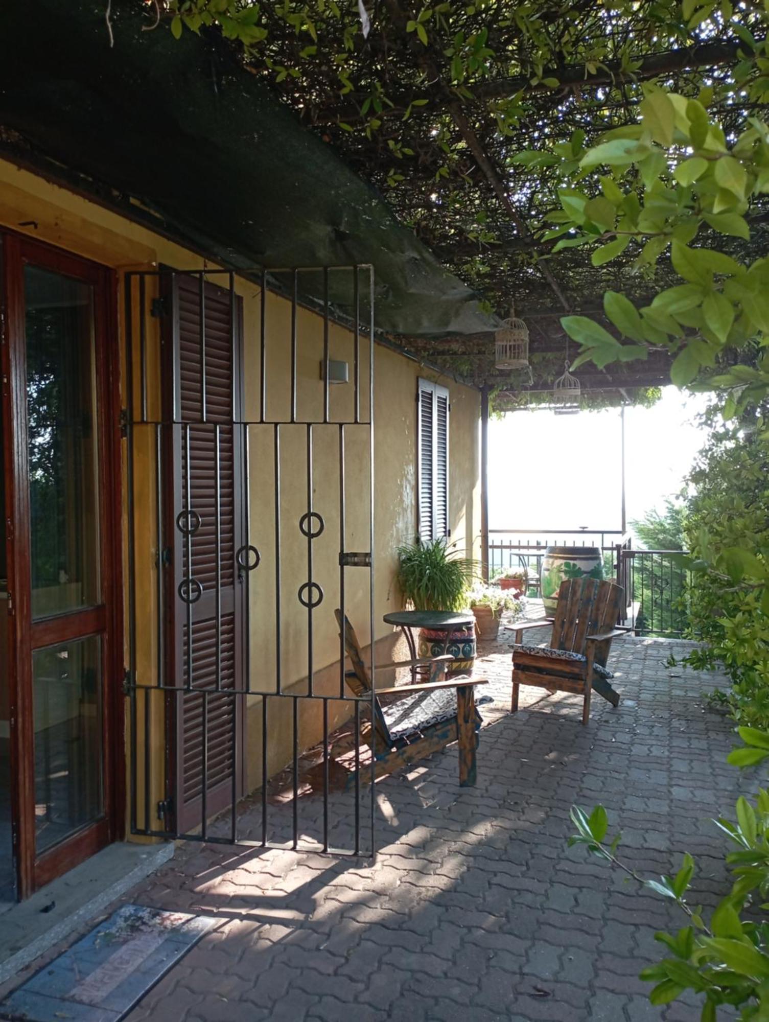 Casa Vacanza Il Colle Del Vento Calosso 外观 照片