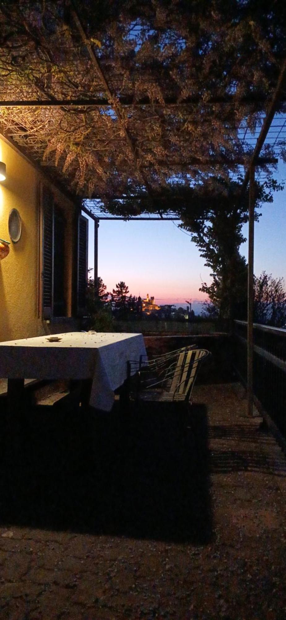 Casa Vacanza Il Colle Del Vento Calosso 外观 照片